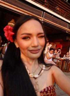 Cia Alexandria - Transsexual escort in Manila Photo 10 of 13