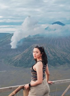 Cia - escort in Bandung Photo 5 of 9