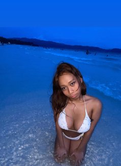 Cia Yrizari asian versatile fully hard - Acompañantes transexual in Makati City Photo 6 of 13