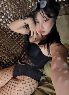 Cia Yrizari asian versatile fully hard - Transsexual escort in Singapore Photo 16 of 22