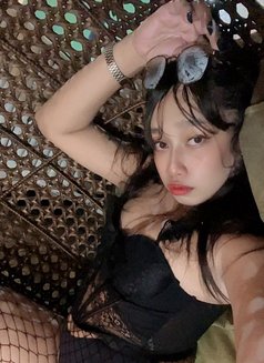 Cia Yrizari asian versatile fully hard - Transsexual escort in Singapore Photo 17 of 22