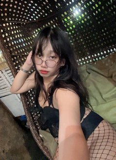 Cia Yrizari asian versatile fully hard - Transsexual escort in Singapore Photo 18 of 22