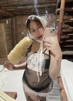 Cia Yrizari asian versatile fully hard - Transsexual escort in Singapore Photo 21 of 22