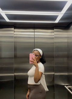 Cici - escort in Noida Photo 3 of 3