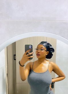 Cici - escort in Noida Photo 2 of 6