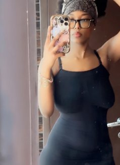 Cici - escort in Noida Photo 5 of 6