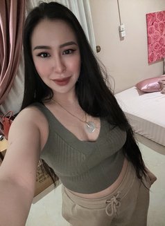 Cielo - escort in Mumbai Photo 1 of 5
