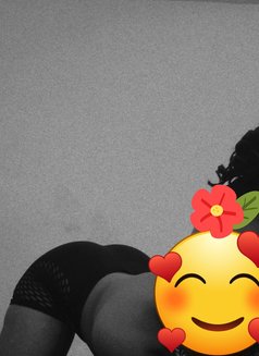 Cindy - escort in Lomé Photo 1 of 3