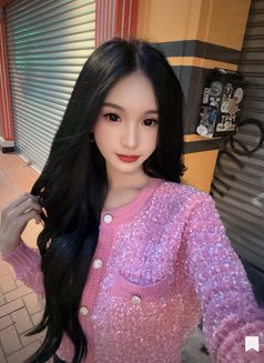 Cindy Chen - escort in Manila Photo 5 of 9