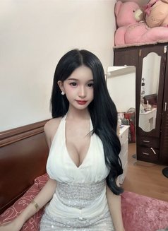 Cindy Chen - puta in Manila Photo 9 of 9