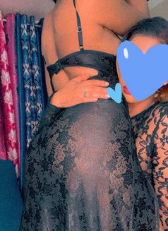 Cindy - escort in Bangalore Photo 6 of 9