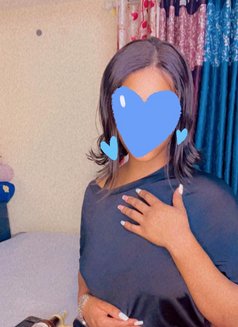 Cindy - escort in Bangalore Photo 8 of 9