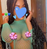 Cindy - escort in Bangalore Photo 8 of 11