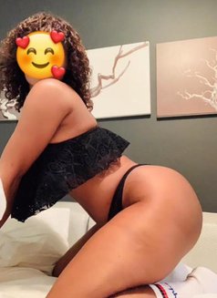 Cindy - escort in Chennai Photo 10 of 12