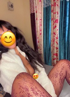Cindy - escort in Chennai Photo 7 of 15