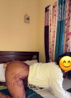 Cindy - escort in Chennai Photo 9 of 15