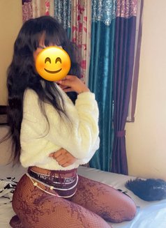 Cindy - escort in Chennai Photo 12 of 15