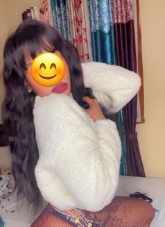 Cindy - escort in Chennai Photo 14 of 15