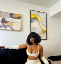 Cindy - puta in Noida Photo 1 of 3