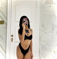 Cindy Hoe - Transsexual escort in Paris