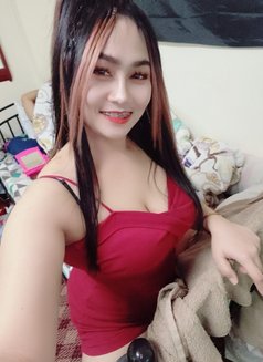 Linda in Juffair - escort in Al Manama Photo 7 of 11