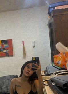 Cindy - escort in Bali Photo 3 of 5