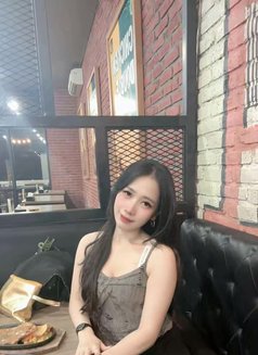 Cindy - escort in Bali Photo 5 of 6