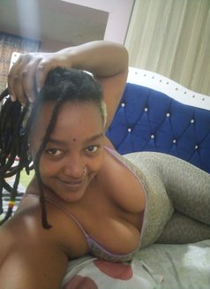 Cindy - escort in Mombasa Photo 4 of 8