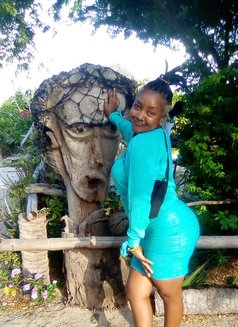 Cindy - escort in Mombasa Photo 7 of 8