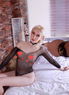 Cindy - escort in Seoul Photo 2 of 7
