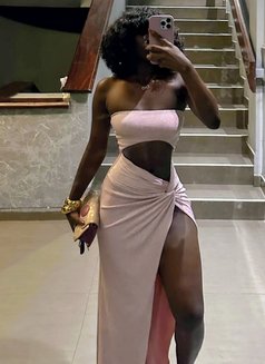 Cindy - escort in Al Manama Photo 1 of 2