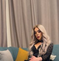 Cindy Sex Machine - Transsexual escort in Beirut Photo 9 of 11