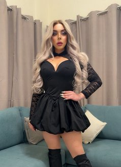 Cindy Sex Machine - Transsexual escort in Beirut Photo 10 of 11