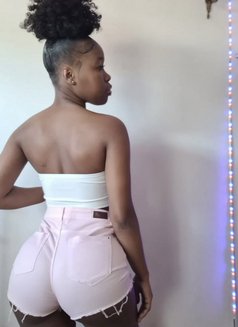 Cindy - escort in Chandigarh Photo 9 of 12