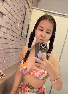 Cindy - escort in Bangkok Photo 3 of 10