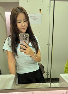 Cindy - escort in Bangkok Photo 6 of 10