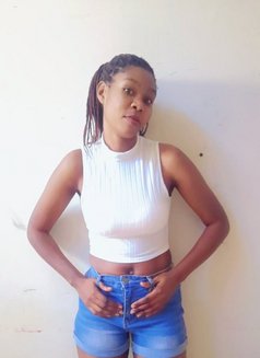 Cindy - puta in Isa Town Photo 2 of 3