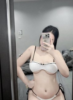 Cindy - escort in New Delhi Photo 7 of 7