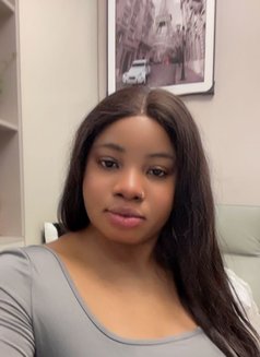 Cindy - escort in Guangzhou Photo 3 of 3