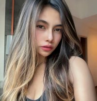 Cintia - escort in Singapore