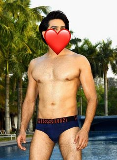 Circumcised Tool Pornstar Experience - Male escort in Colombo Photo 4 of 4