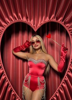 Cisem - escort in İzmir Photo 2 of 5