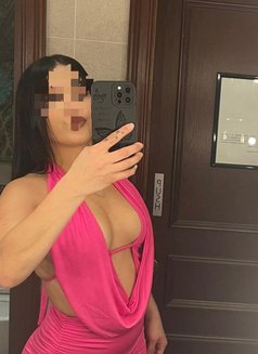 Cristal sexy Latina - puta in Al Manama Photo 11 of 11