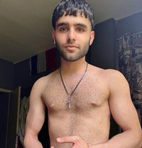 Cizaro - Acompañantes masculino in Beirut