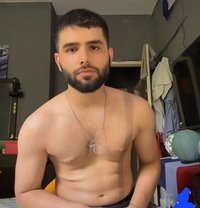 Cizaro - Acompañantes masculino in Beirut