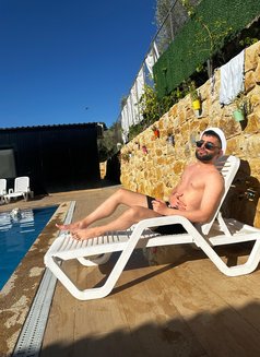 Cizaro - Male escort in Beirut Photo 5 of 6