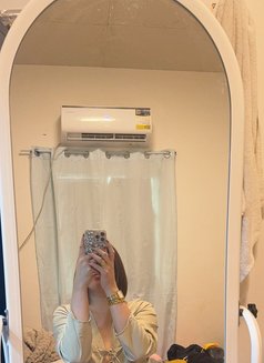 Ashley fFox Fox - Transsexual escort in Fujairah Photo 4 of 6