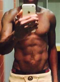 Cj Hug Guy - Male escort in Cairo Photo 2 of 2