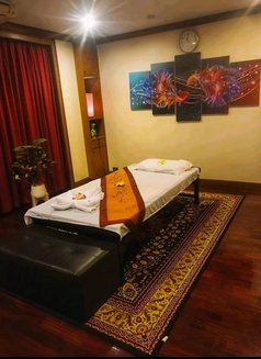 Ck Esther - masseur in Bangkok Photo 4 of 5
