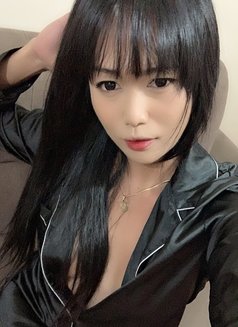 CL Lee - Transsexual escort in Makati City Photo 17 of 17